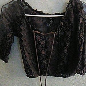 Cropped lace shirt
